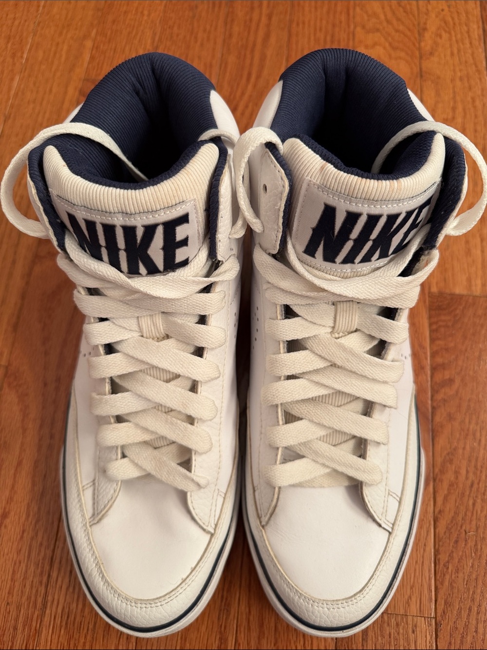 Nike Navaro High White with Navy Trim (Good Condition) Size 10.5 - Picture 5 of 7